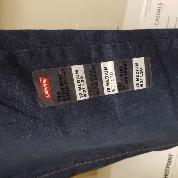 LEVIS 720 HIGH RISE SUPER SKINNY (12) MEDIUM - Picture 2 of 7